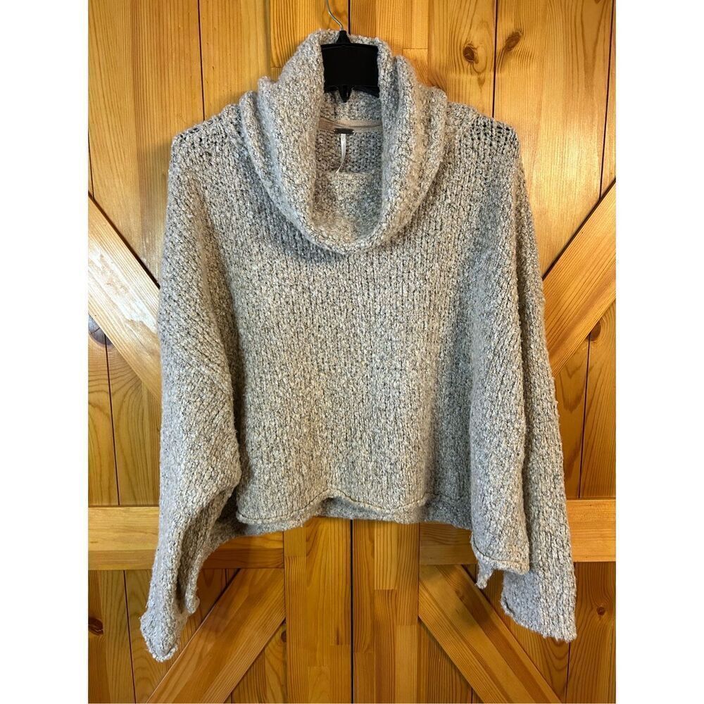 Free people BFF sweater in cream/natural oversized cowl neck  size medium (0656)